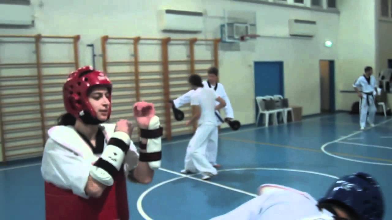 רותי החגורה הראשונה של מועדון טורנדו אומנויות לחימה